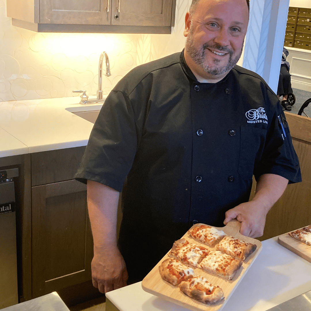 Personal flat bread pizzas, mac &amp; cheese bites, popcorn and mini cupcakes were served for lunch.