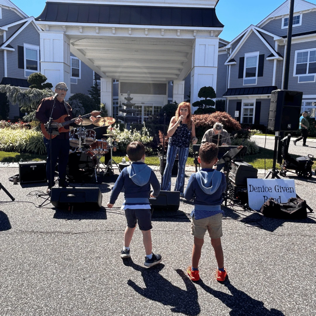 A live band performed at the Mount Sinai Grandparents Day Carnival, to the delight of grandchildren and residents alike.