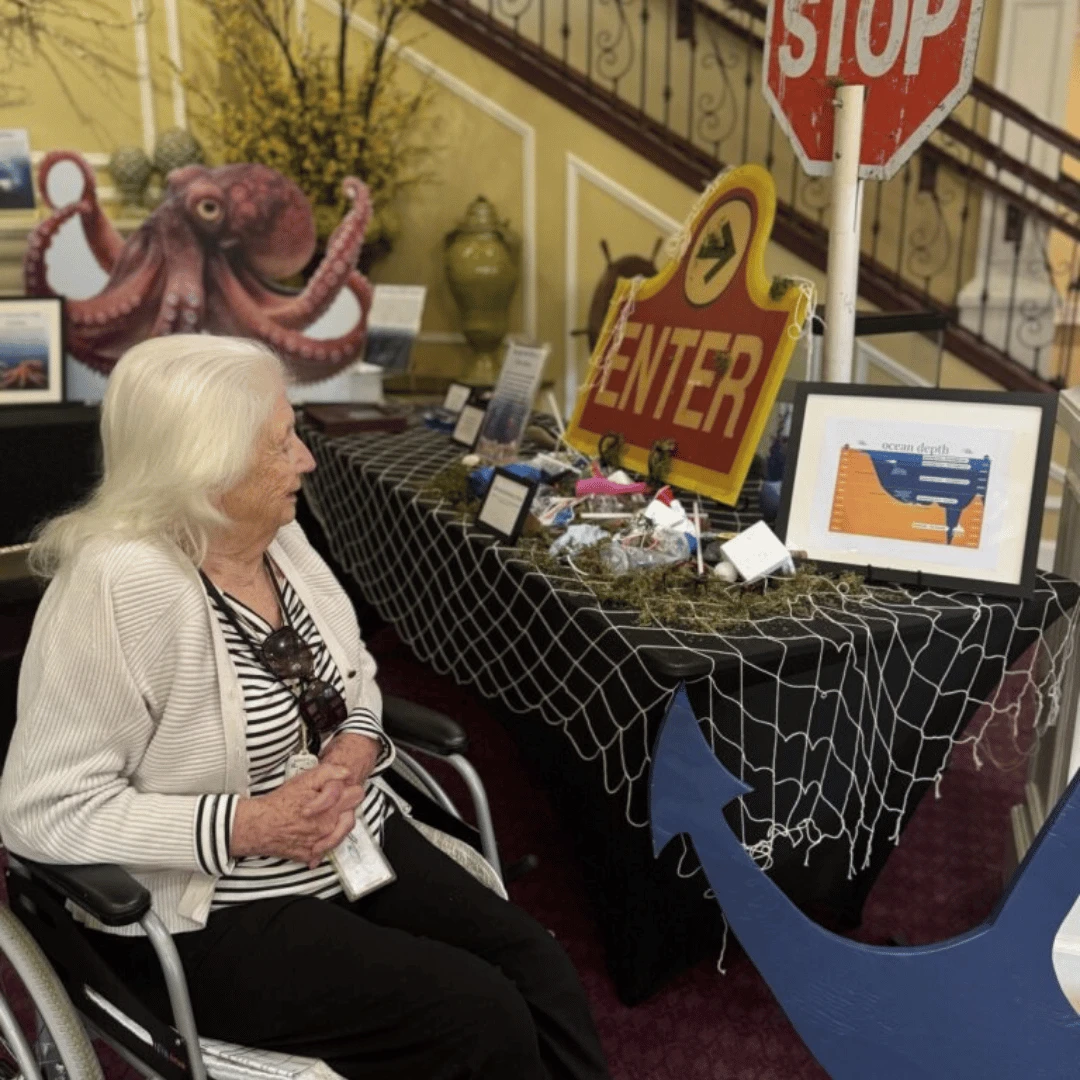 REsidents at The Bristal at Lake Grove enjoyed the museum quality exhibits as part of the Signature Immersive Program