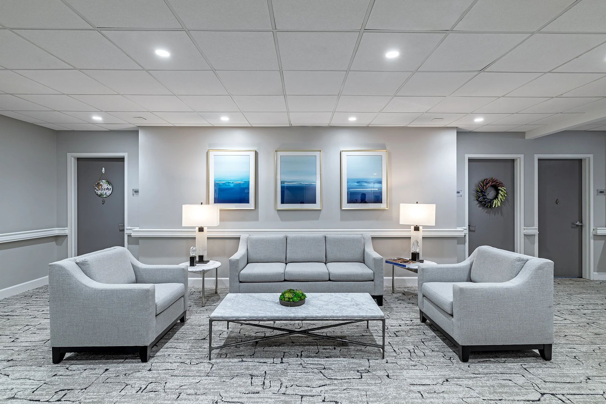 Seating Area Lounge at The Bristal at Lynbrook