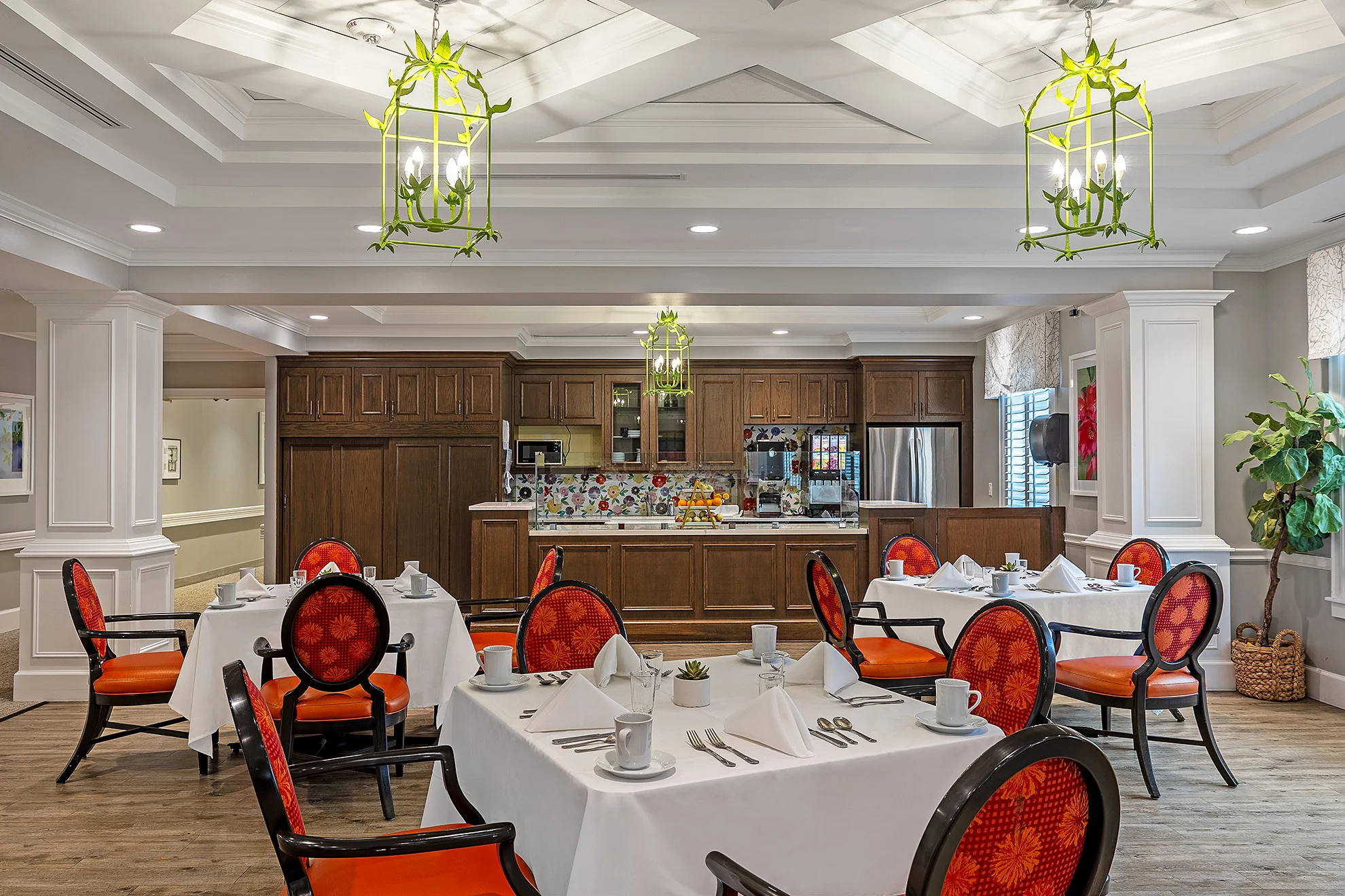 The Bristal at Garden City_Dining Room