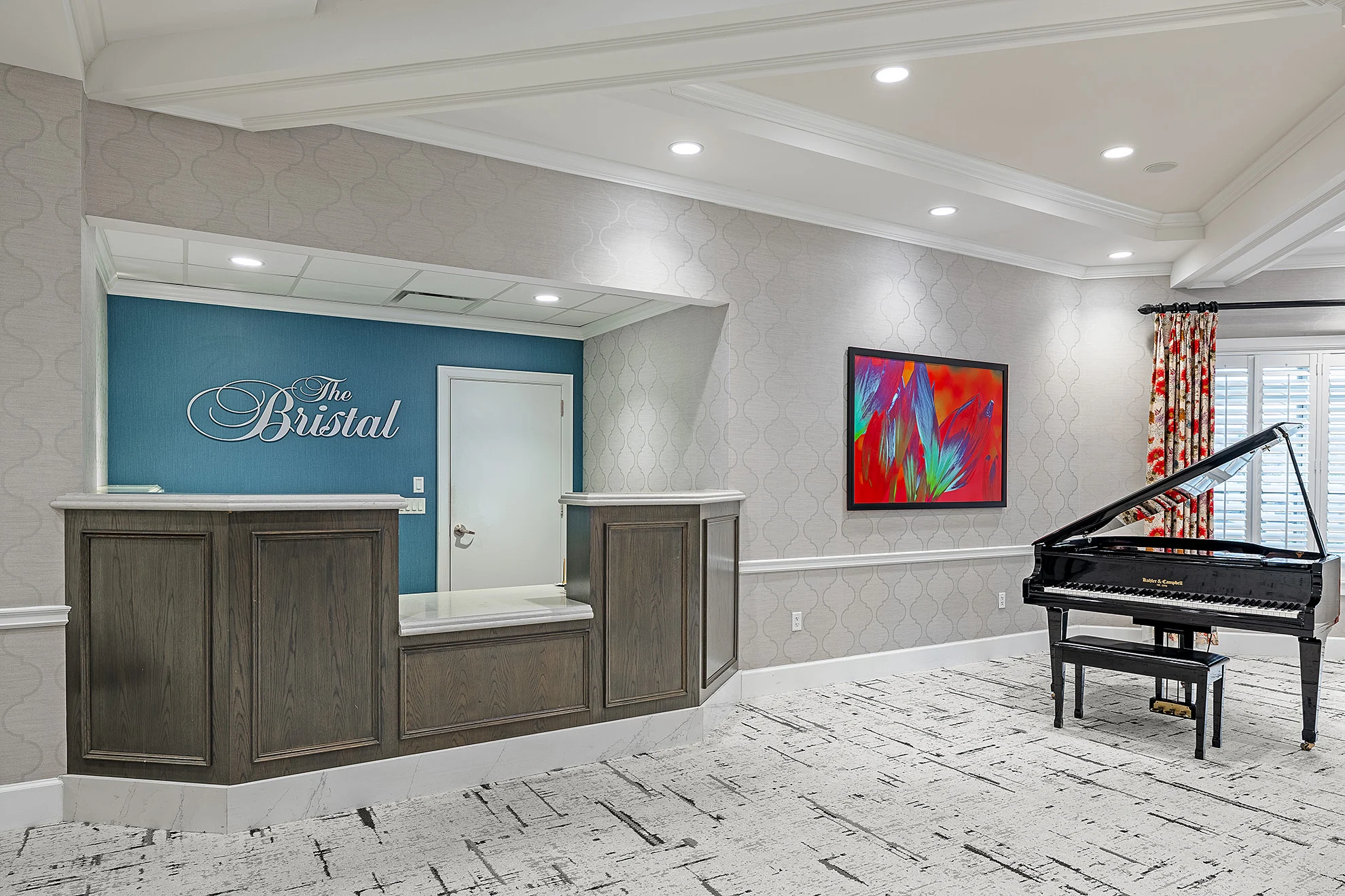 The Bristal at Garden City_Front Desk